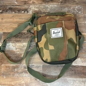 CAMO SATCHEL /FANNY PACK